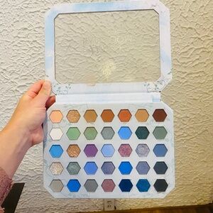 Profusion Cosmetics Winter Ballroom 35 shade palette